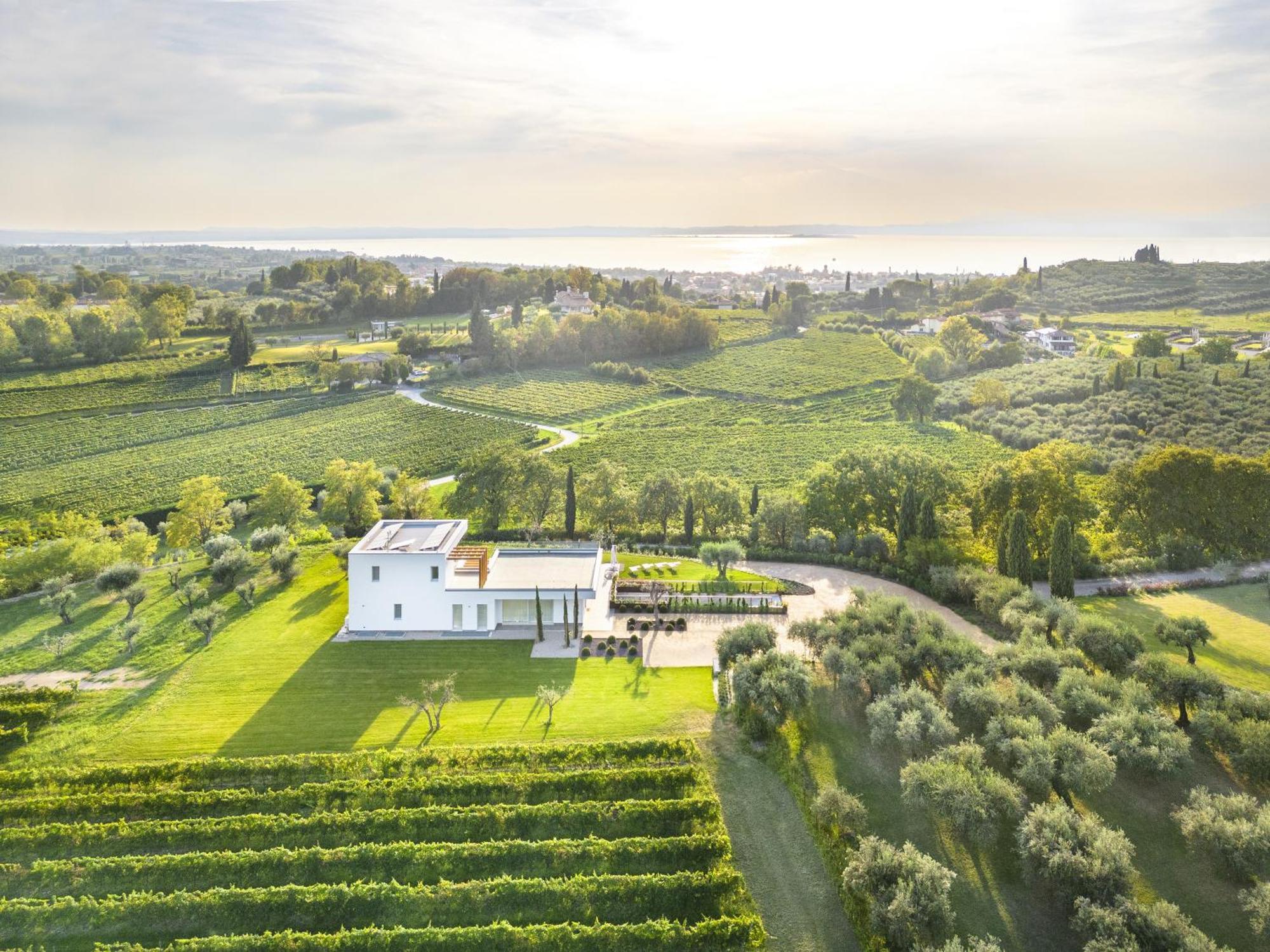 Angelina Villa Lazise